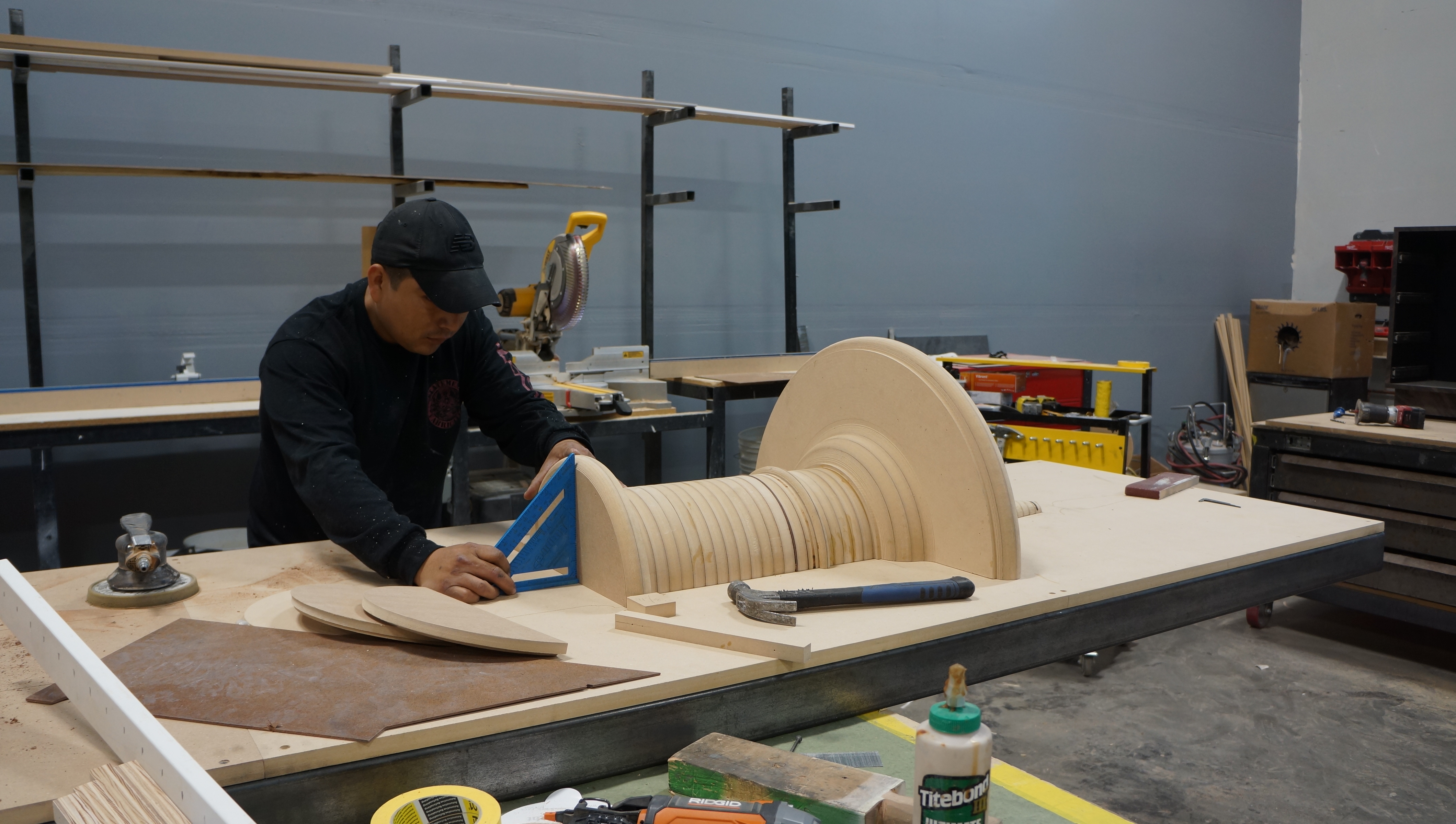 Statement Fabrication craftsman at work